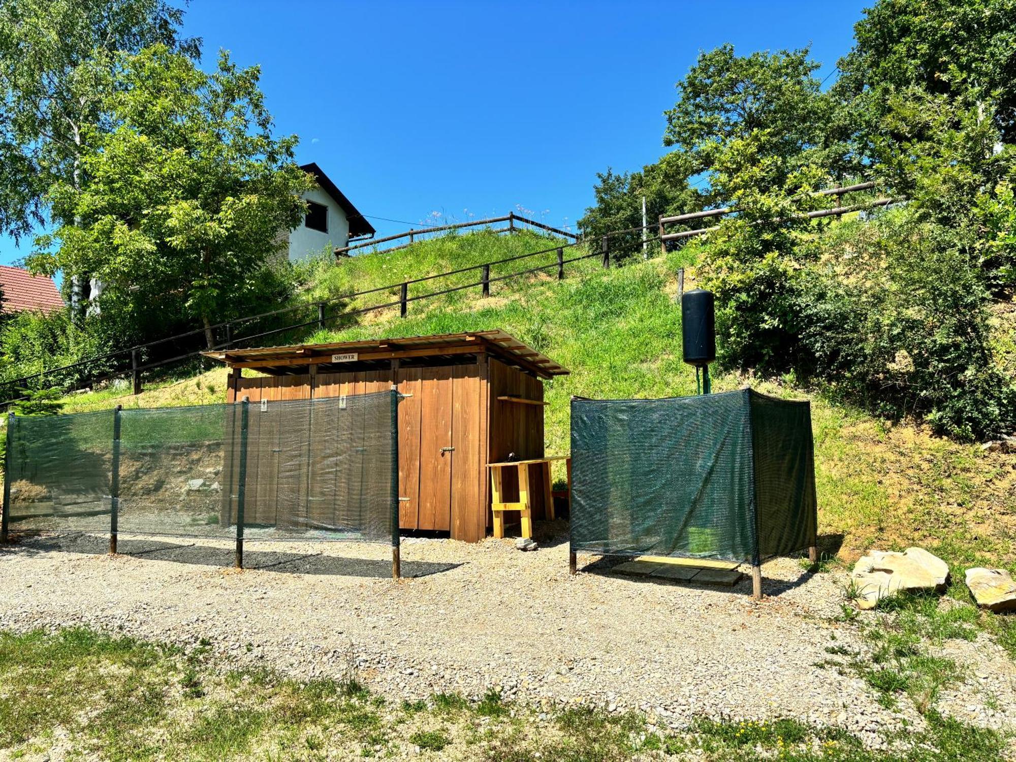 Green River - Robinzonski Kamp Duga Resa Exterior foto
